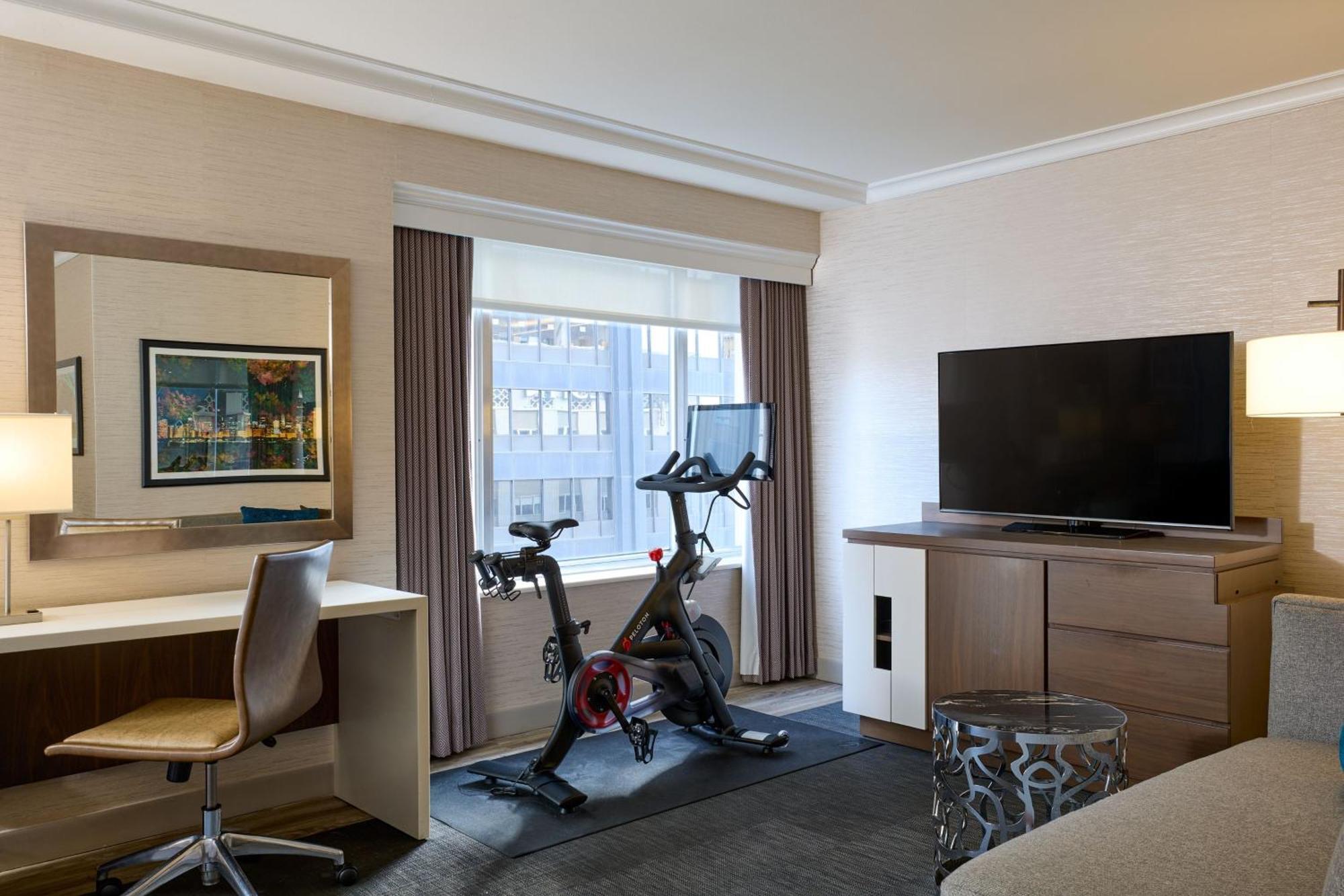Отель The Westin Michigan Avenue Чикаго Экстерьер фото