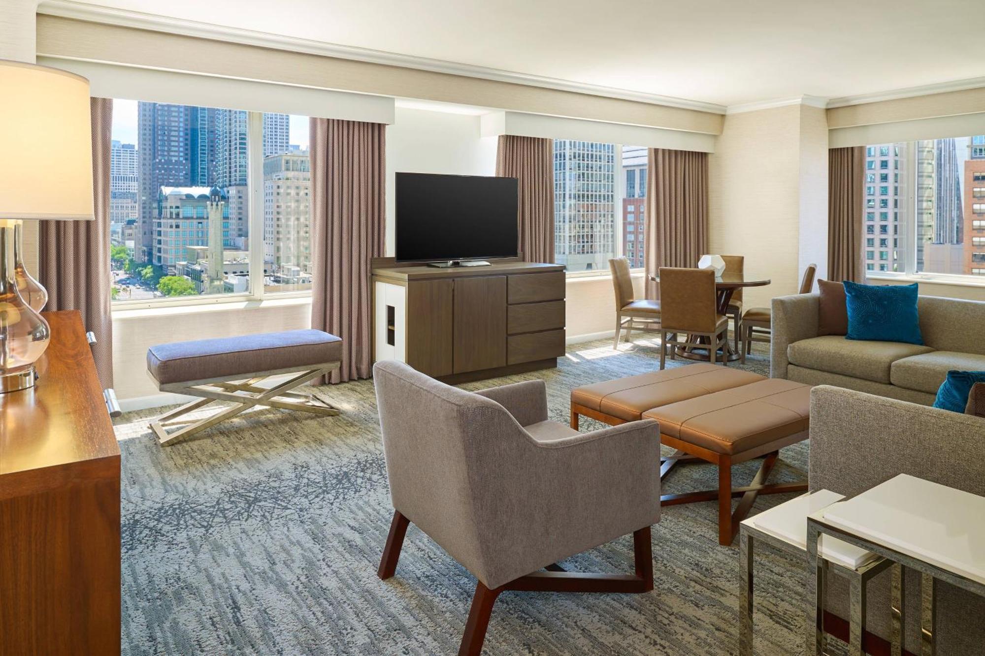 Отель The Westin Michigan Avenue Чикаго Экстерьер фото
