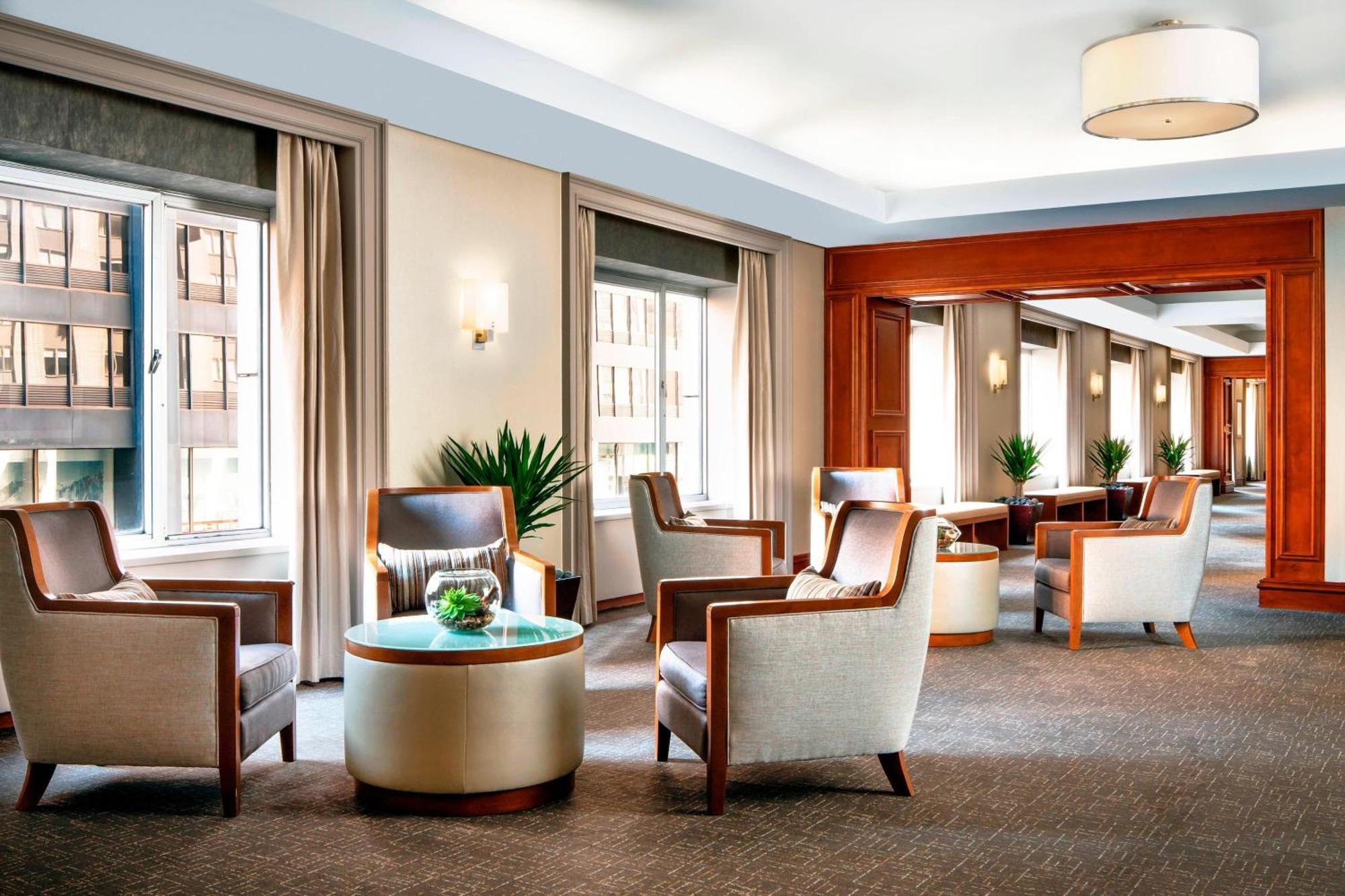 Отель The Westin Michigan Avenue Чикаго Экстерьер фото